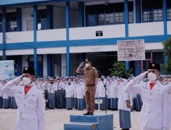 Wawako Pimpin Upacara Bendera Di SMA N 1 Kota Solok
