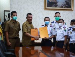 Pemkab Pessel Terima 74 Pas Kecil 7 GT dari KSOP Teluk Bayur Padang