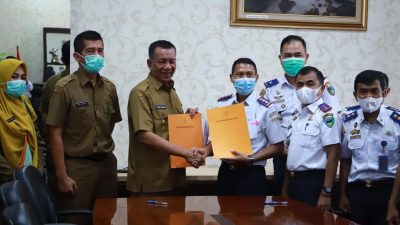 Pemkab Pessel Terima 74 Pas Kecil 7 GT dari KSOP Teluk Bayur Padang