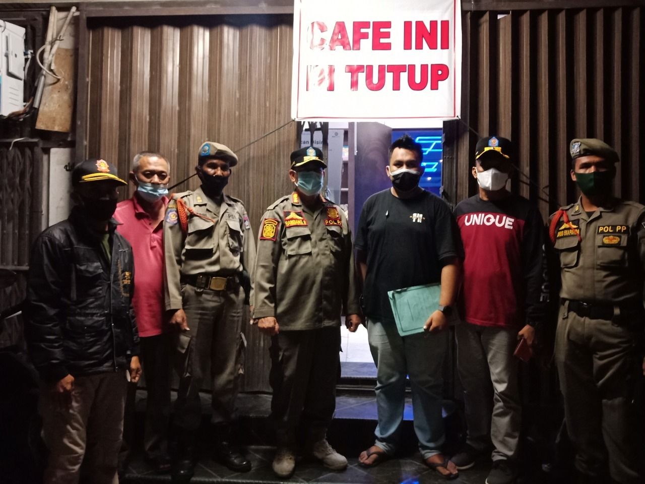 Tidak Patuhi Aturan, Kafe Viral Situ Party Ditutup Satpol PP Padang