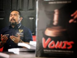 Komisioner KI Sumbar Resmi Launching Buku ‘Vonis Sengketa Informasi Publik’