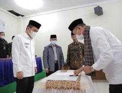 Wawako Kukuhkan Anggota BAZNAS Kota Solok