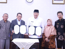 Pemko Solok dan UMMY Teken Surat Perjanjian Sewa Menyewa Bangunan SKB dan Rusunawa
