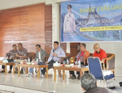 Bupati Solok Pimpin Rapat Evaluasi Pengendalian Pembangunan