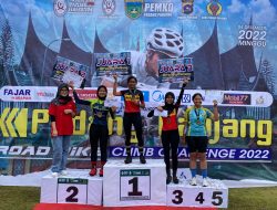 Atlet sepeda Kota Solok Putri Mairani Menjadi Juara di Event Road Bike Climb Challange 2022