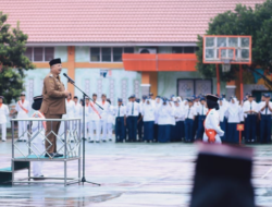 Wako Pimpin Upacara Bendera Di SMPN 5 Kota Solok