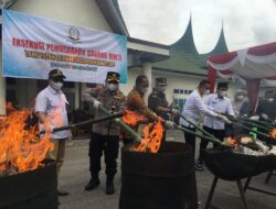 Kejari Solok Gelar Pemusnahan Barang Bukti