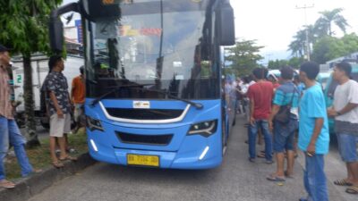 Aksi Demo Sopir Lurus, Penumpang Bus Trans Padang Terpaksa Turun