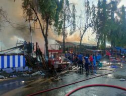 40 Kios Ludes Terbakar di Pasar Raya Padang