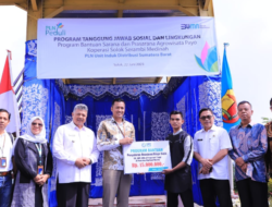 Wako Solok Hadiri  Penyerahan Bantuan TJSL Program PLN
