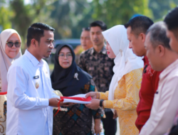 Pemko Solok Gelar Gerakan Pembagian Bendera Menyambut HUT RI Ke-78