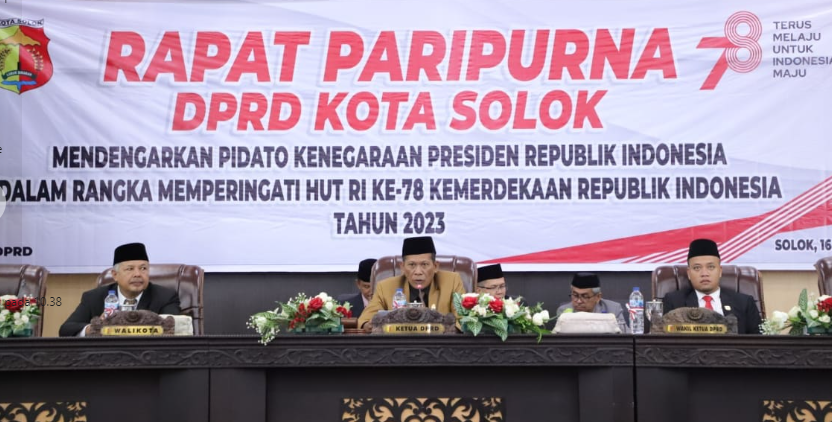 Wako Solok Mendengarkan Pidato Kenegaraan Presiden RI
