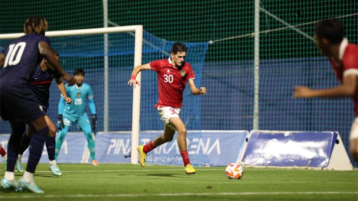 Calon Pemain Timnas Indonesia Justin Hubner Pimpin Wolves saat Tahan Imbang Nottingham Forest dalam Liga Inggris U-21