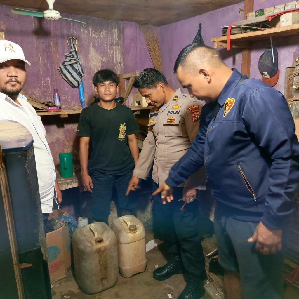 polsek-pulau-punjung-amankan-185-liter-minuman-keras-ilegal