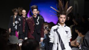 Desainer Indonesia Aldrie Indrayana Pamerkan Koleksi Terbaru di BRICS+ Fashion Summit