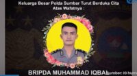 Tangis Haru Iringi Pemakaman Bripda Muhammad Iqbal, Korban Erupsi Gunung Marapi