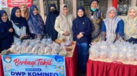 DWP Kominfo Kota Solok Bagi- Bagi Takjil