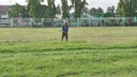 DLH Kota Solok Bersihkan Lapangan Merdeka Persiapan Sholat Idul Fitri