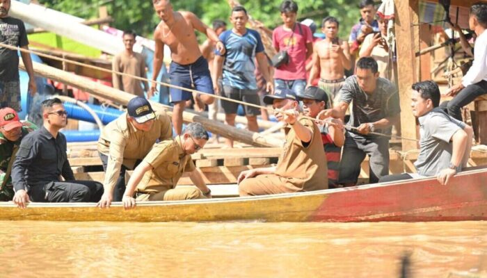 Gubernur Sumbar Minta Penambang Emas Ilegal Segera Urus Izin