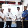 bupati-limapuluh-kota-salurkan-bantuan-rp100-juta-untuk-korban-galodo-tanah-datar