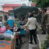 langgar-aturan,-satpol-pp-padang-tertibkan-pkl-di-nanggalo