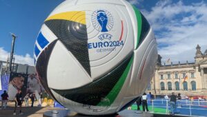 Bola Resmi Piala Eropa 2024: Fussballliebe