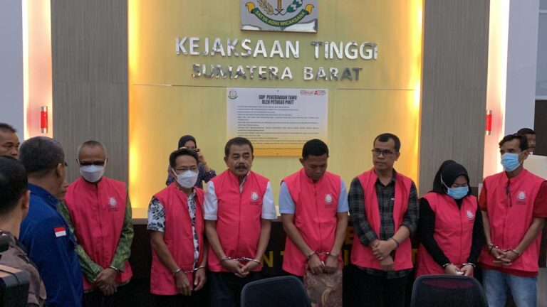 Kejati Sumbar Tahan 7 Tersangka Korupsi Pengadaan Alat Praktek SMK