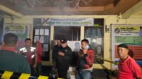 Geram dengan Wali Nagari, Masyarakat Segel Kantor Wali Nagari Bukik Sikumpa