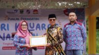 Harganas XXXI Tingkat Sumbar, Bupati Safaruddin Dinobatkan Duta Bapak Asuh Anak Stunting
