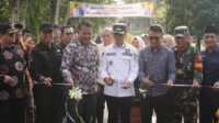 Diresmikan Bupati, Masyarakat Bukit Talao Akhirnya Nikmati Jalan Mulus