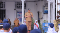 Wako Zul Elfian Umar Pimpin Upacara Pengibaran Bendera SMPN 1 Kota Solok