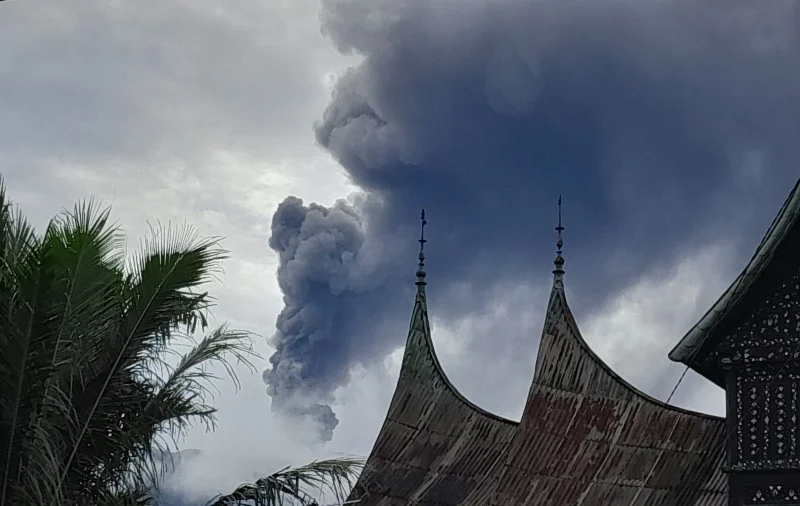 pga-ingatkan-tak-ada-aktivitas-pendakian-di-gunung-marapi-saat-libur-nataru