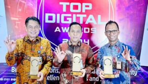 Bank Nagari Raih Tiga Penghargaan Top Digital Awards 2024
