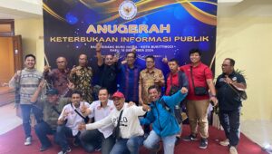 Novrianto Raih Anugerah AMP, Dorong Transparansi Informasi di Sumbar