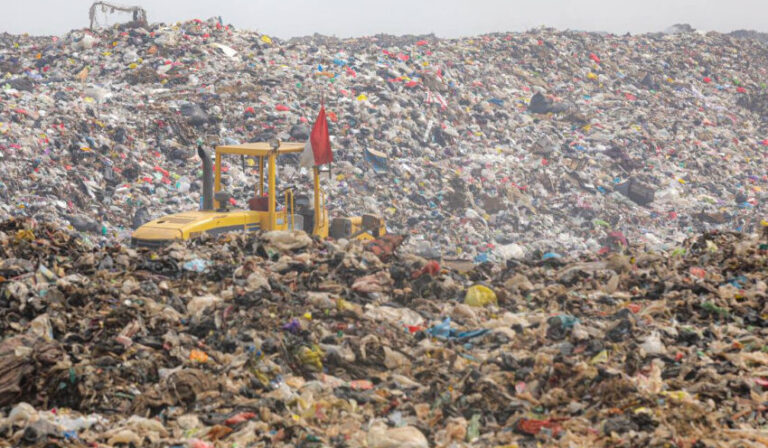 Volume Sampah Melonjak 12% di Padang Selama Ramadan
