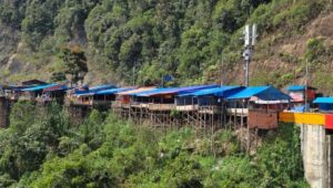 Mahyeldi Tertibkan Pedagang Diatas Jembatan Kelok 9