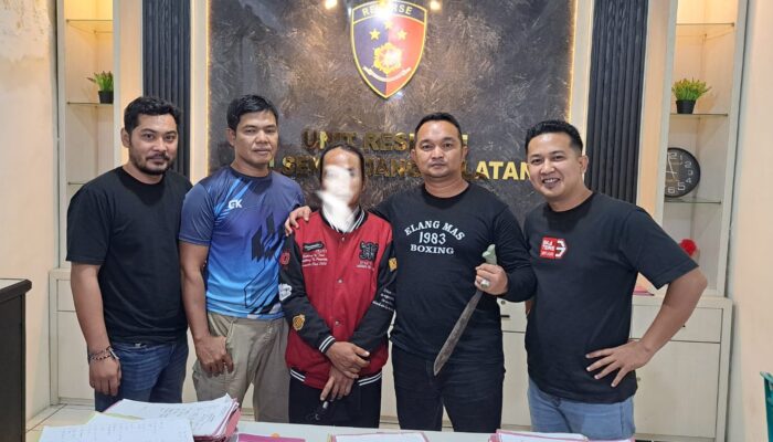 Bacok Tetangga, Penggali Kubur Diciduk Polisi di Padang