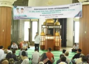Wawako Serahkan Rp625 Juta untuk Tokoh Masyarakat di Masjid Sahara