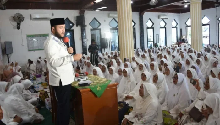 Wako Fadly Kenalkan Padang Juara di Pengajian Akbar MTI Koto Tangah