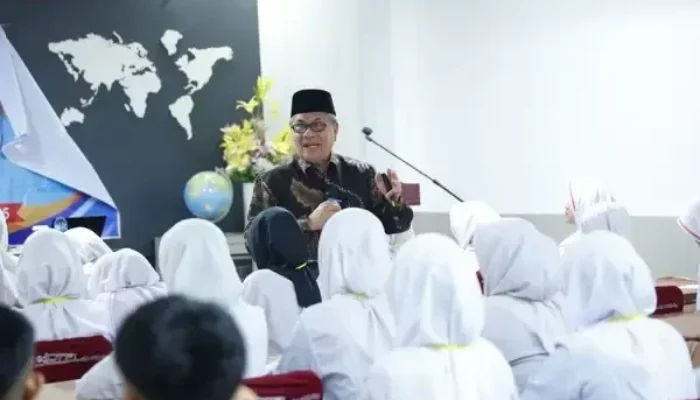 Muhidi Dorong Karakter Pemimpin Muda Minangkabau Kolaboratif