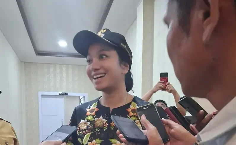 bupati-dharmasraya-serahkan-dugaan-korupsi-di-bkd-ke-polres 