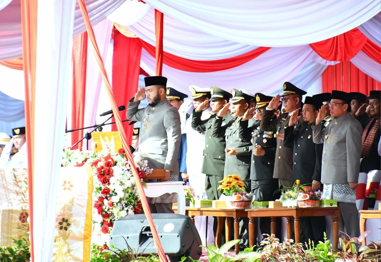 wako-fadly-amran-pimpin-upacara-hut-ke-80-ri:-saatnya-lanjutkan-perjuangan-pahlawan-dengan-kerja-nyata