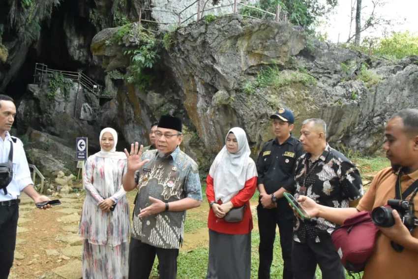 wakil-wali-kota-padang-kunjungi-goa-kelelawar-padayo,-dukung-penuh-pengembangan-wisata-alam