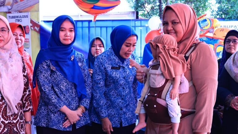 ketua-tp-pkk-ny.-nita-azis-luncurkan-program-road-show-skrining-tbc-dan-stunting