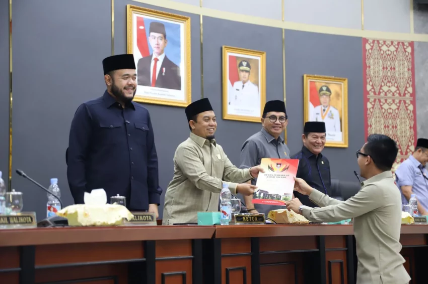 rapat-paripurna-dprd:-fadly-amran-paparkan-kolaborasi-penting-untuk-kemajuan-kota