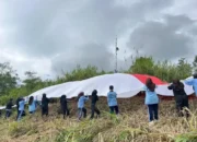 Tradisi Nasionalisme, SMAN 2 Padang Panjang Kibarkan Bendera Raksasa di Bukit Tui