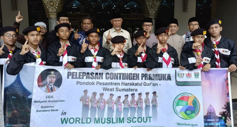 lepas-kontingen-sumbar-ikuti-wmsj,-gubernur-mahyeldi:-jaga-marwah-minangkabau-abs-sbk