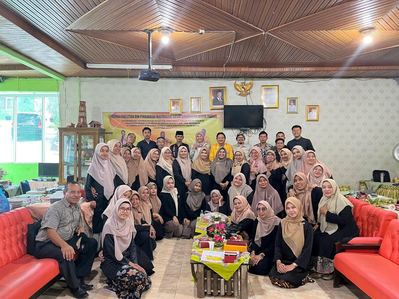 guru-sman-1-sungai-tarab-dibekali-chatgpt,-siap-tingkatkan-produktivitas-akademik