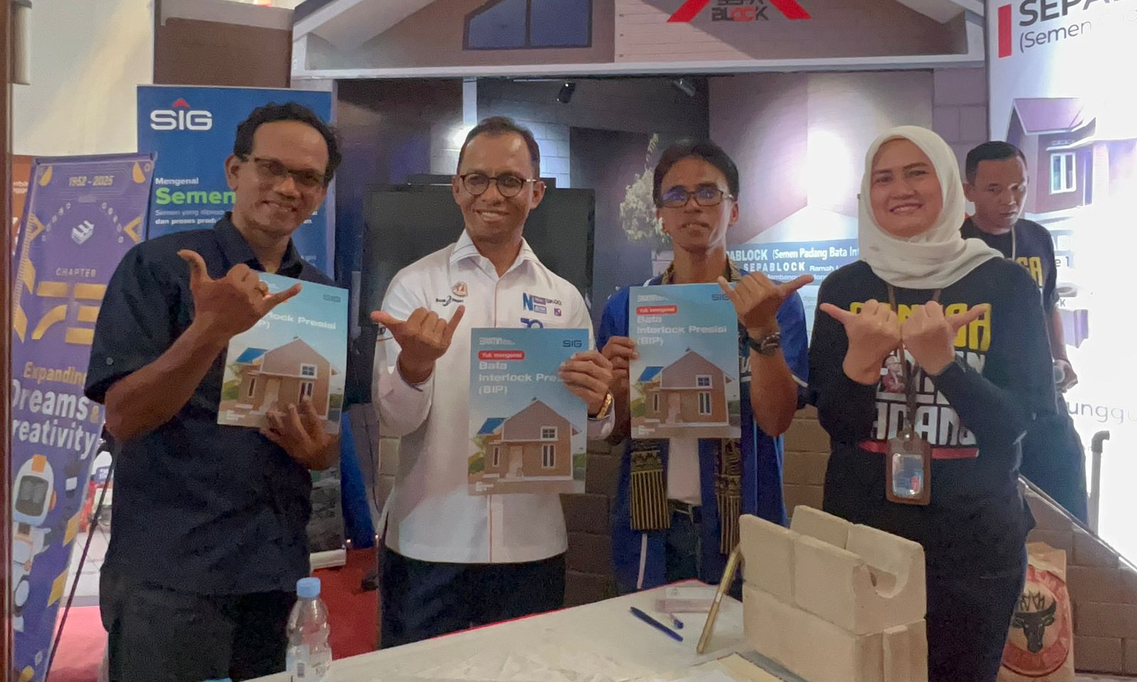 sepablock-semen-padang-jadi-magnet-di-festival-literasi-daerah-2025