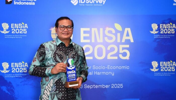 Ubah Sampah Jadi ‘Emas Hijau’, Inovasi Maggot Semen Padang Raih Penghargaan Nasional